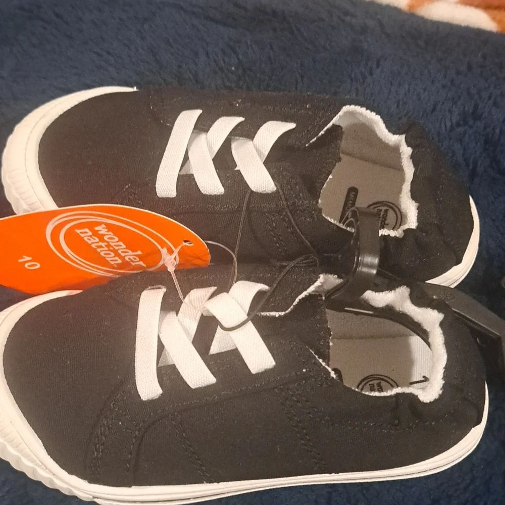 Shoes - Picture 2 of 2